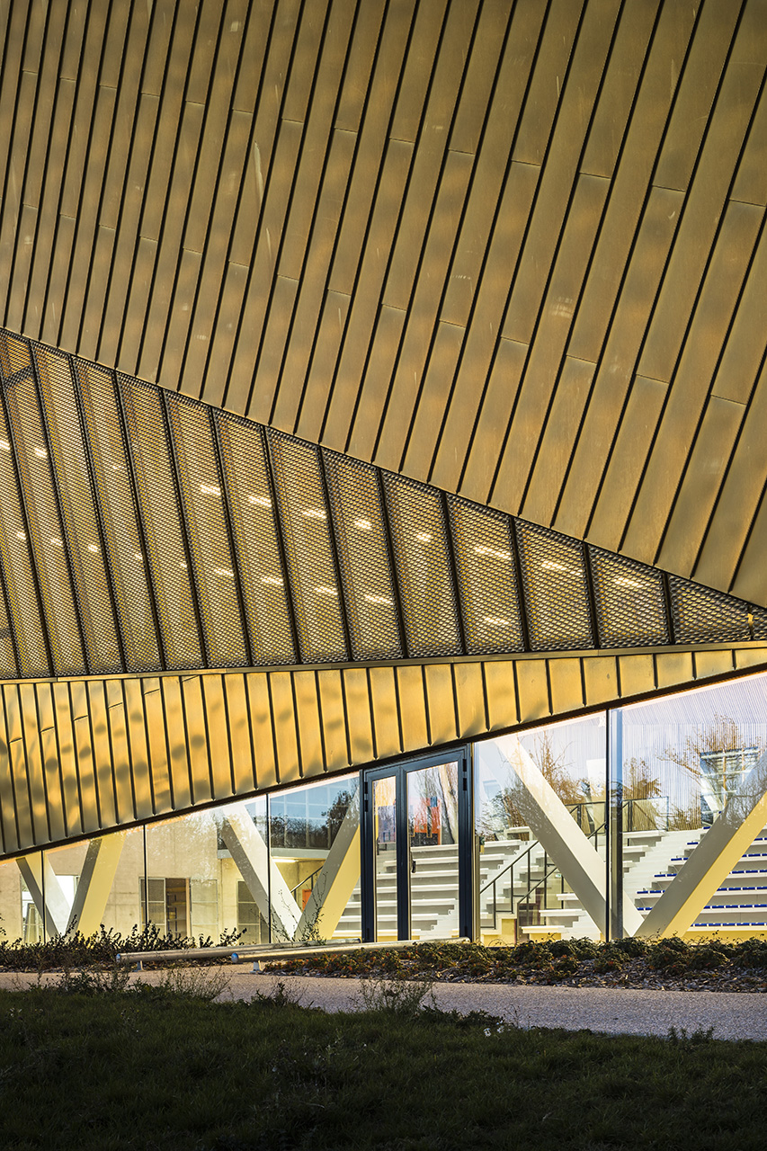 09-Antony-ComplexeMultisportsLaFontaine-Phot (3)